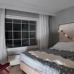 Arctic Luxe Retreat Willa