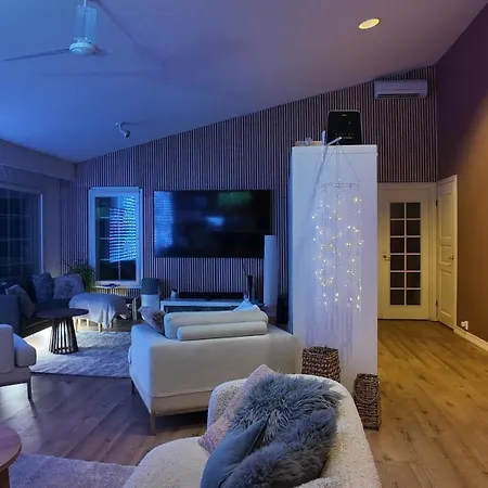 Arctic Luxe Retreat Villa *